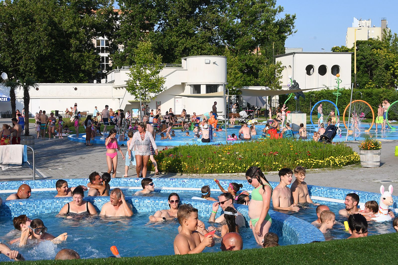 Vasárnap délután a Városi Strandon